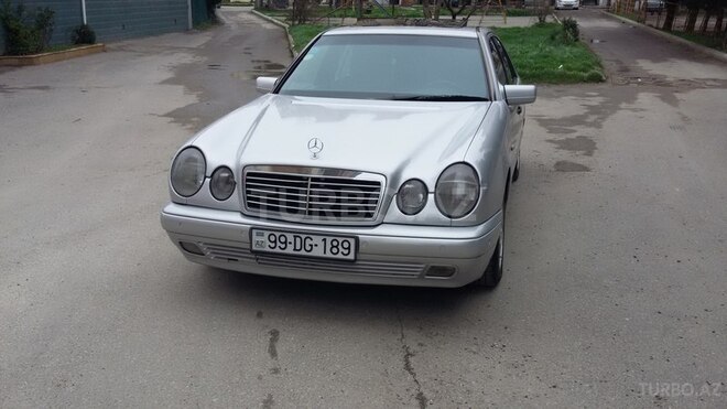Mercedes E 220 1998, 322,000 km - 2.2 l - Bakı