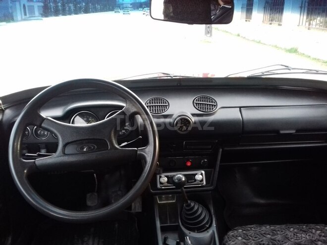 LADA (VAZ) 2106 2002, 70,000 km - 1.6 l - Ucar