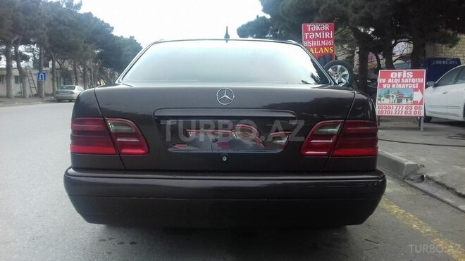Mercedes E 220 1999, 285,231 km - 2.2 л - Bakı