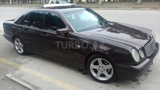 Mercedes E 220 1999, 285,231 km - 2.2 л - Bakı