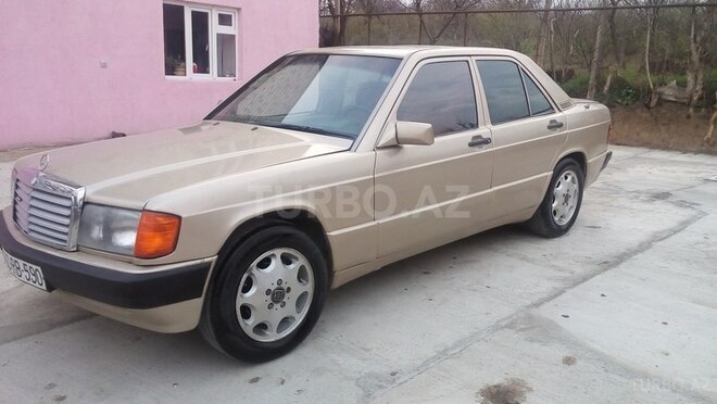 Mercedes 190 1991, 450,000 km - 2.0 l - Qazax