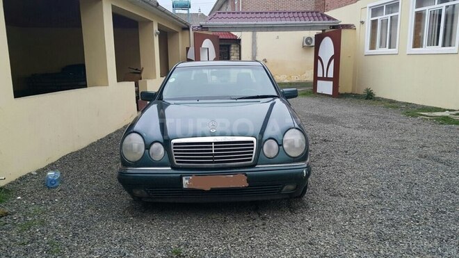Mercedes E 230 1996, 327,000 km - 2.3 l - Masallı