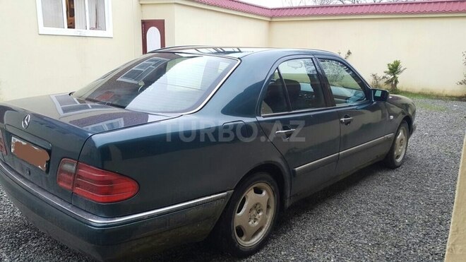 Mercedes E 230 1996, 327,000 km - 2.3 l - Masallı