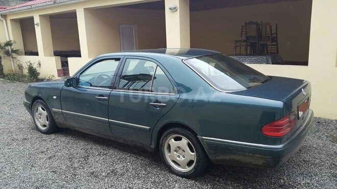 Mercedes E 230 1996, 327,000 km - 2.3 l - Masallı