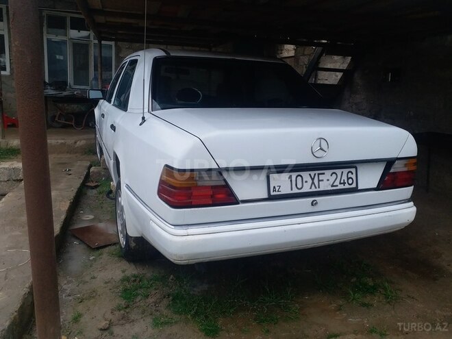 Mercedes E 200 1990, 25,000 km - 0.2 l - Bakı