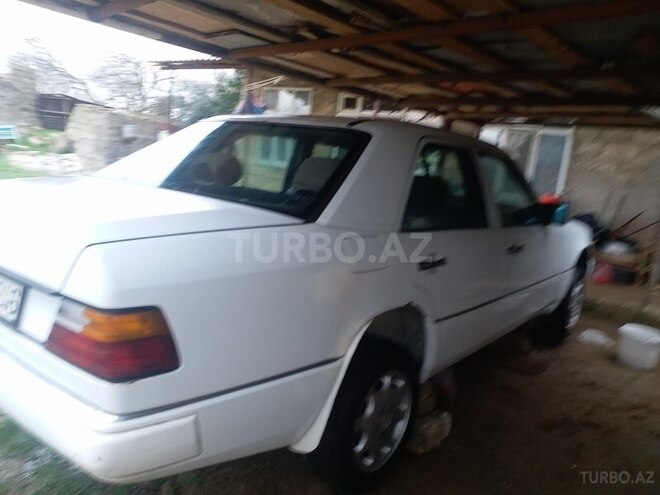 Mercedes E 200 1990, 25,000 km - 0.2 l - Bakı