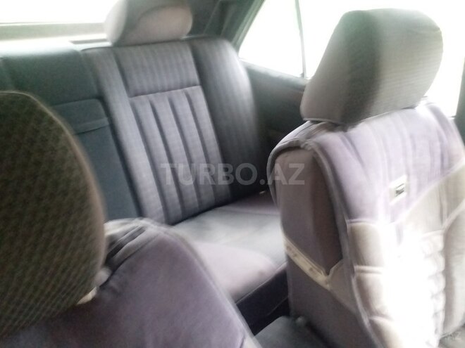 Mercedes E 200 1990, 25,000 km - 0.2 l - Bakı