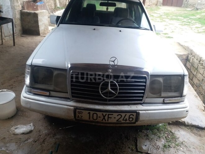 Mercedes E 200 1990, 25,000 km - 0.2 l - Bakı
