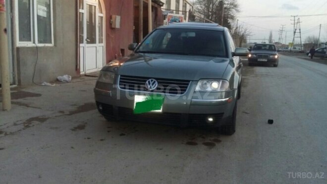 Volkswagen Passat 2003, 107,000 km - 1.8 l - Bakı