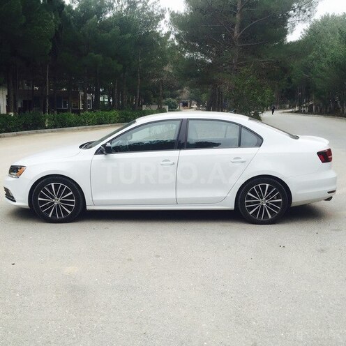 Volkswagen Jetta 2016, 26,000 km - 1.8 л - Bakı