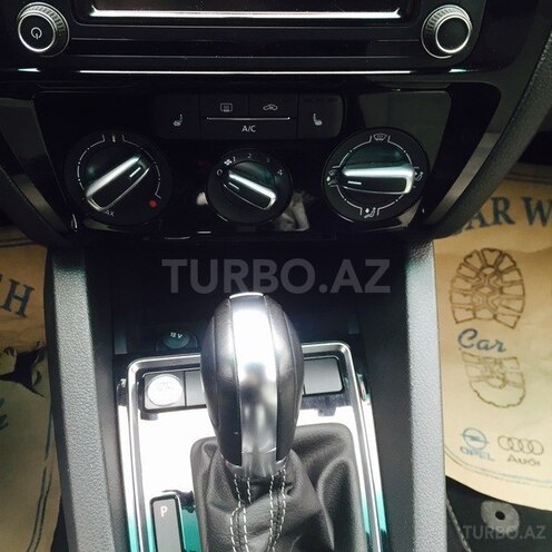 Volkswagen Jetta 2016, 26,000 km - 1.8 л - Bakı