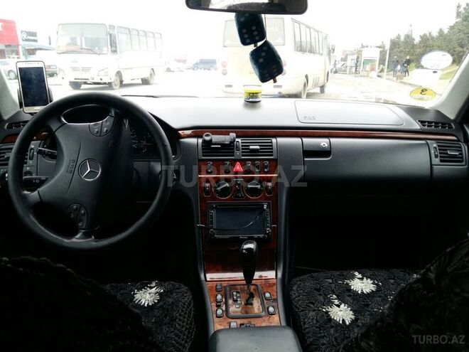 Mercedes E 220 1999, 341,000 km - 2.2 л - Bakı