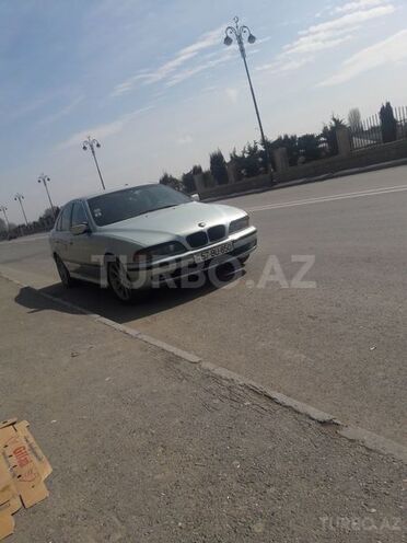 BMW 528 1996, 240,000 km - 2.8 l - Bərdə