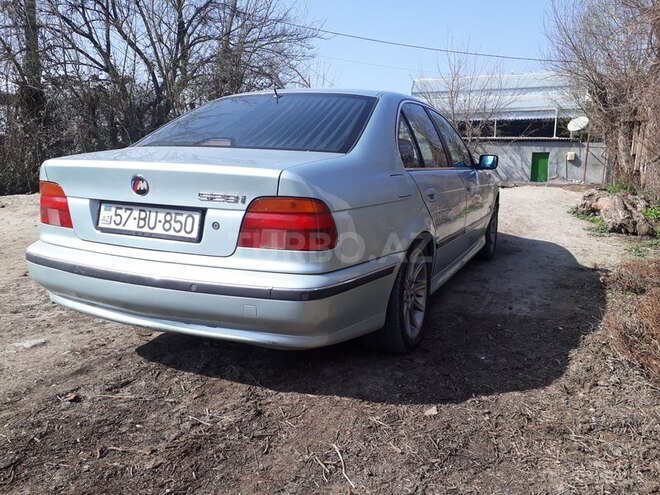 BMW 528 1996, 240,000 km - 2.8 l - Bərdə