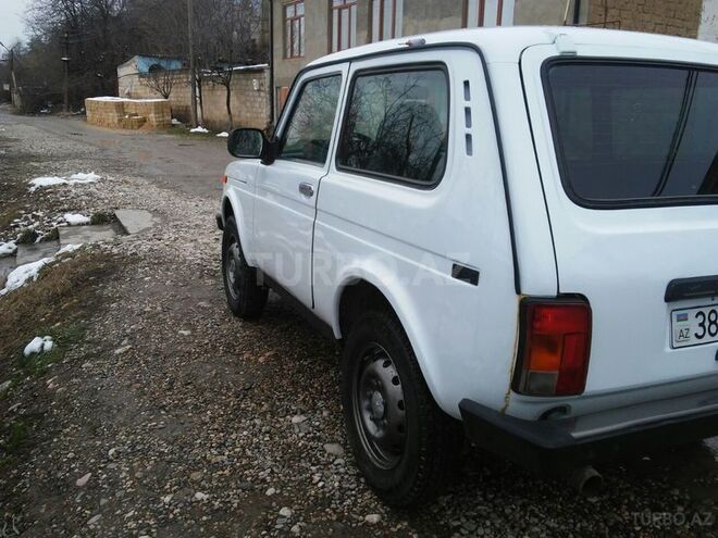 LADA (VAZ) Niva 2005, 100,000 km - 1.7 l - Qusar