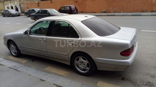 Mercedes E 280 2001, 212,500 km - 2.8 l - Bakı