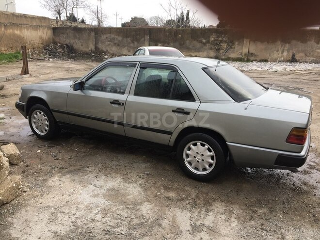Mercedes E 230 1988, 567,876 km - 2.3 l - Bakı