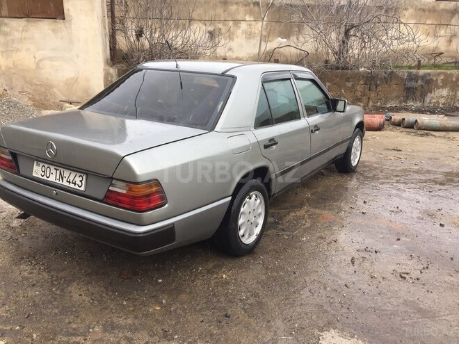 Mercedes E 230 1988, 567,876 km - 2.3 l - Bakı