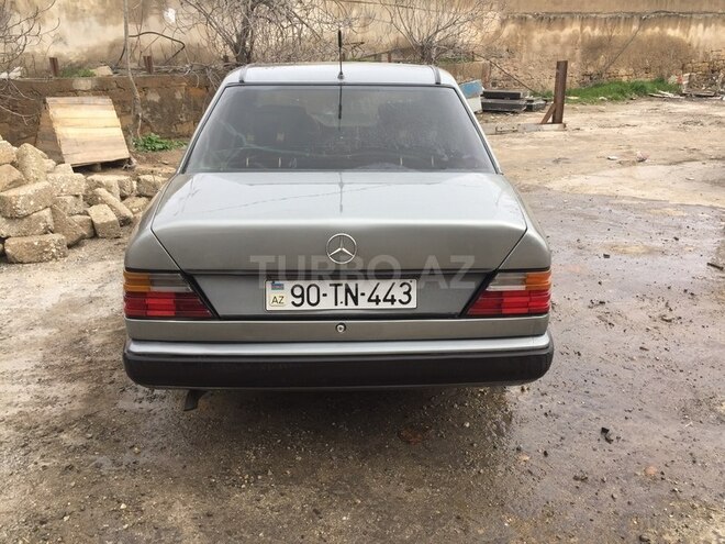 Mercedes E 230 1988, 567,876 km - 2.3 l - Bakı