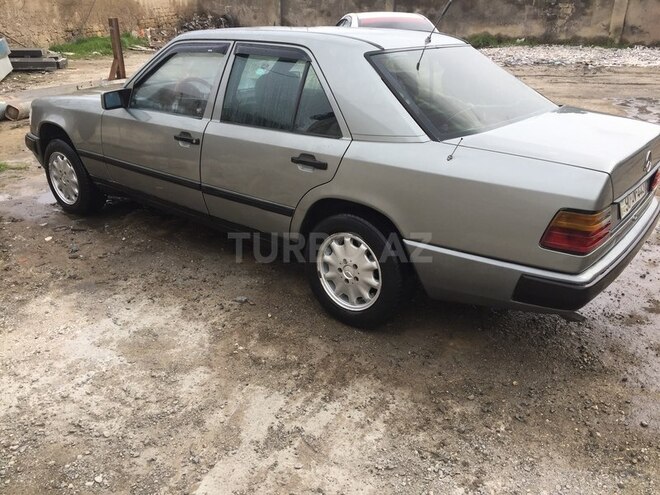 Mercedes E 230 1988, 567,876 km - 2.3 l - Bakı
