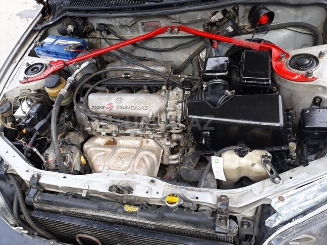 Toyota RAV4 1997, 158,261 km - 2.0 l - Qax