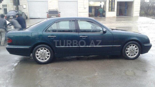 Mercedes E 220 2001, 324,125 km - 2.2 l - Bakı