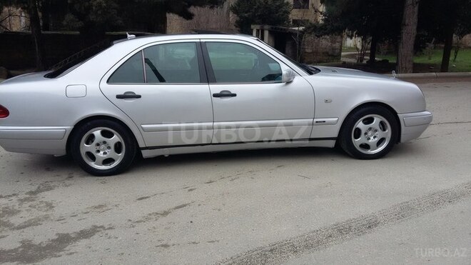 Mercedes E 220 1998, 322,000 km - 2.2 l - Bakı