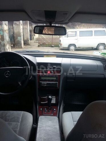 Mercedes C 220 2000, 28,000 km - 0.2 л - Qazax