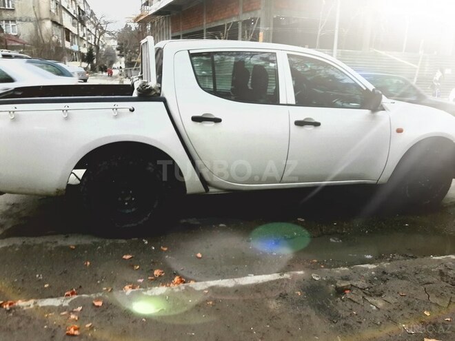 Mitsubishi L200 2008, 140,000 km - 2.5 l - Bakı