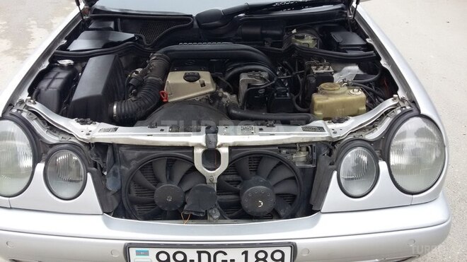 Mercedes E 220 1998, 320,000 km - 2.2 l - Bakı
