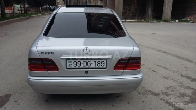 Mercedes E 220 1998, 320,000 km - 2.2 l - Bakı