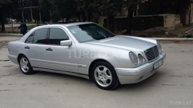 Mercedes E 220 1998, 320,000 km - 2.2 l - Bakı