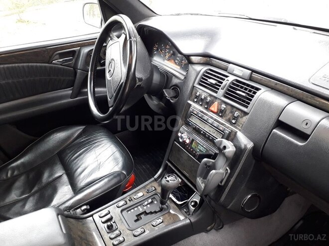 Mercedes E 320 1998, 235,000 km - 3.2 l - Sumqayıt