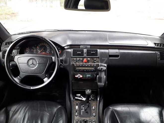Mercedes E 320 1998, 235,000 km - 3.2 l - Sumqayıt