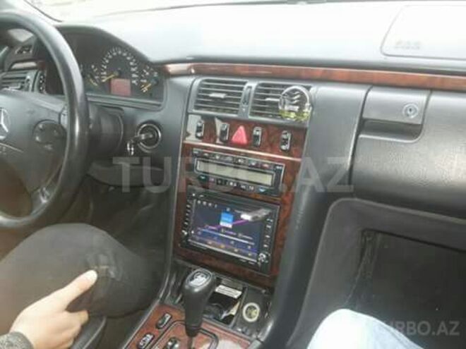 Mercedes E 240 2000, 233,899 km - 2.4 l - Bakı