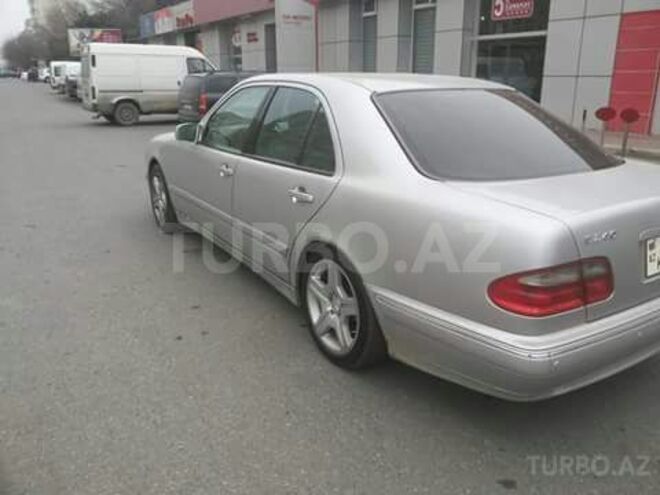Mercedes E 240 2000, 233,899 km - 2.4 l - Bakı