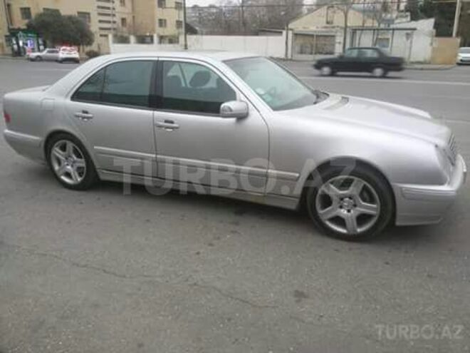 Mercedes E 240 2000, 233,899 km - 2.4 l - Bakı