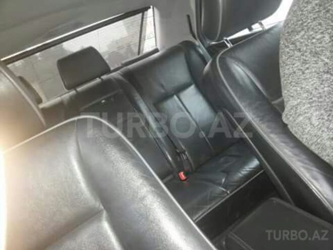 Mercedes E 240 2000, 233,899 km - 2.4 l - Bakı