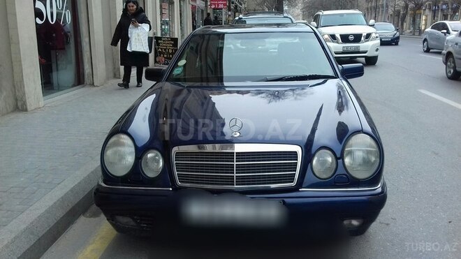 Mercedes E 230 2005, 215,100 km - 2.3 l - Bakı