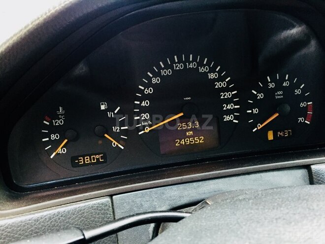 Mercedes E 280 2000, 249,555 km - 2.8 л - Bakı