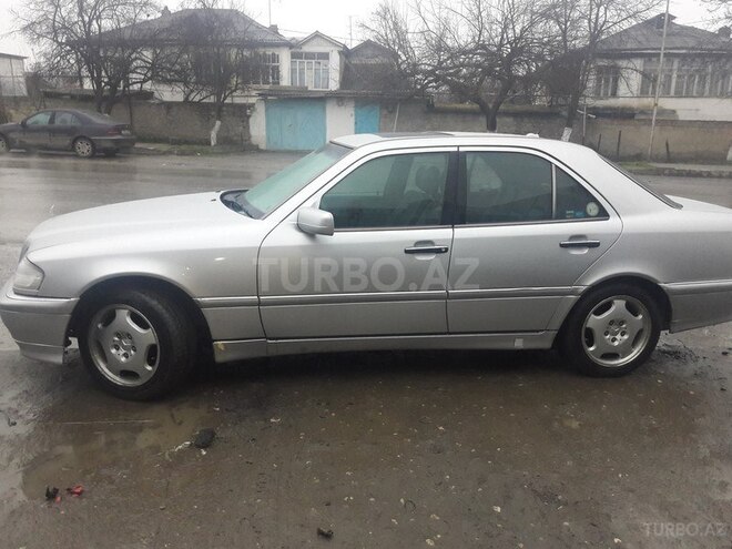 Mercedes C 230 2000, 257,000 km - 2.3 l - Bakı