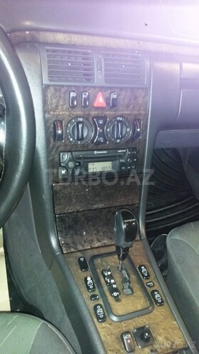 Mercedes E 220 2000, 290,000 km - 2.2 l - Bakı