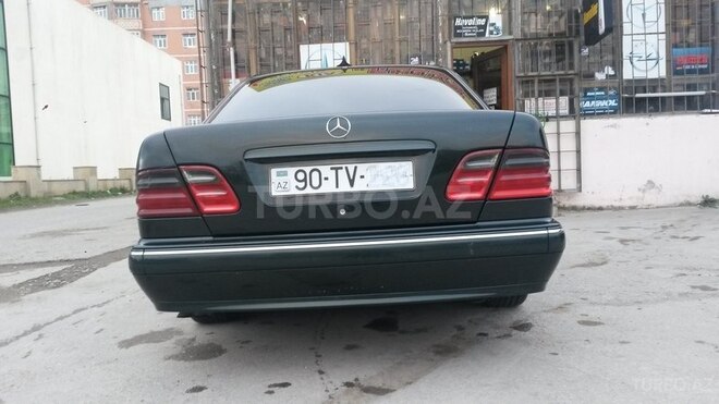 Mercedes E 220 2000, 290,000 km - 2.2 l - Bakı