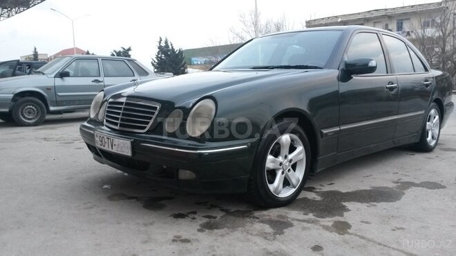 Mercedes E 220 2000, 290,000 km - 2.2 l - Bakı