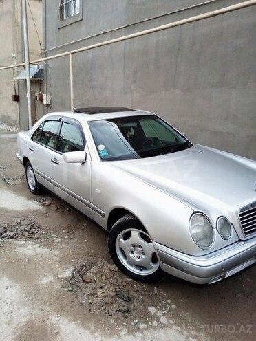 Mercedes E 240 1999, 244,000 km - 2.4 l - Bakı
