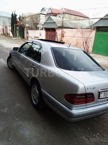 Mercedes E 240 1999, 244,000 km - 2.4 l - Bakı