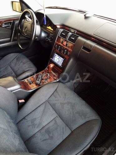 Mercedes E 240 1999, 244,000 km - 2.4 l - Bakı