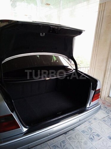 Mercedes E 240 1999, 244,000 km - 2.4 l - Bakı