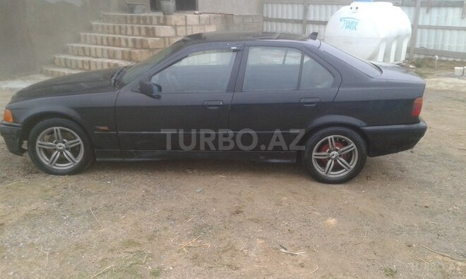 BMW 318 1995, 245,000 km - 1.8 l - Sumqayıt