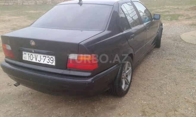 BMW 318 1995, 245,000 km - 1.8 l - Sumqayıt